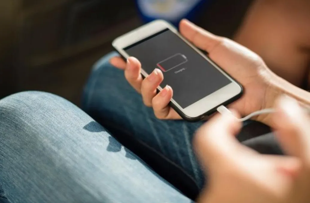 cara mengatasi baterai hp yang cepat habis