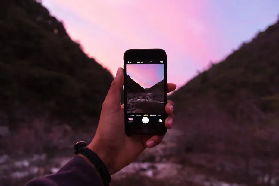 teknik foto dengan smartphone untuk menghasilkan kualitas fotografi terbaik dan estetik.