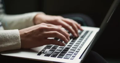 Beginilah cara merawat keyboard laptop biar awet