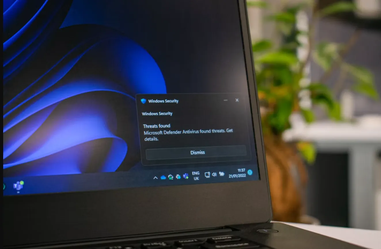 pastikan antivirus yang digunakan kompatibel dengan laptop