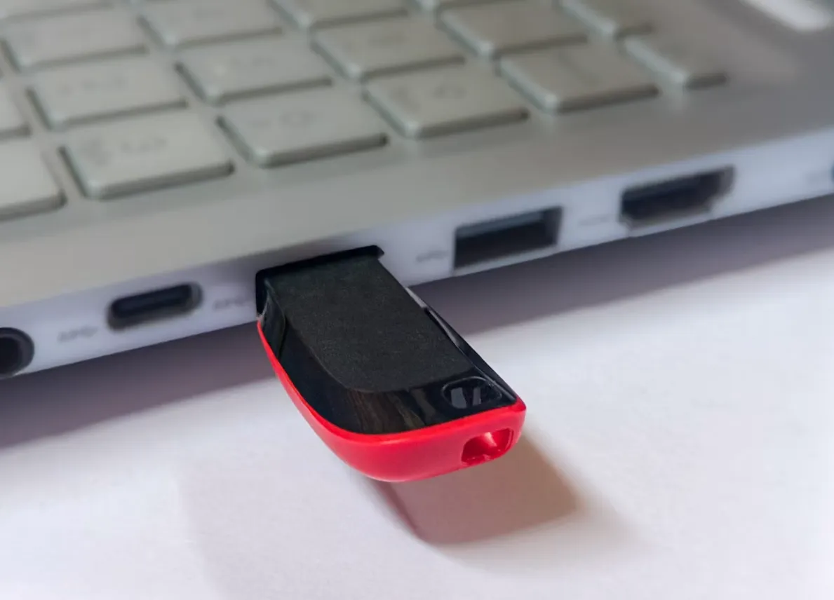 lakukan back up file data agar aman dan mudah diakses