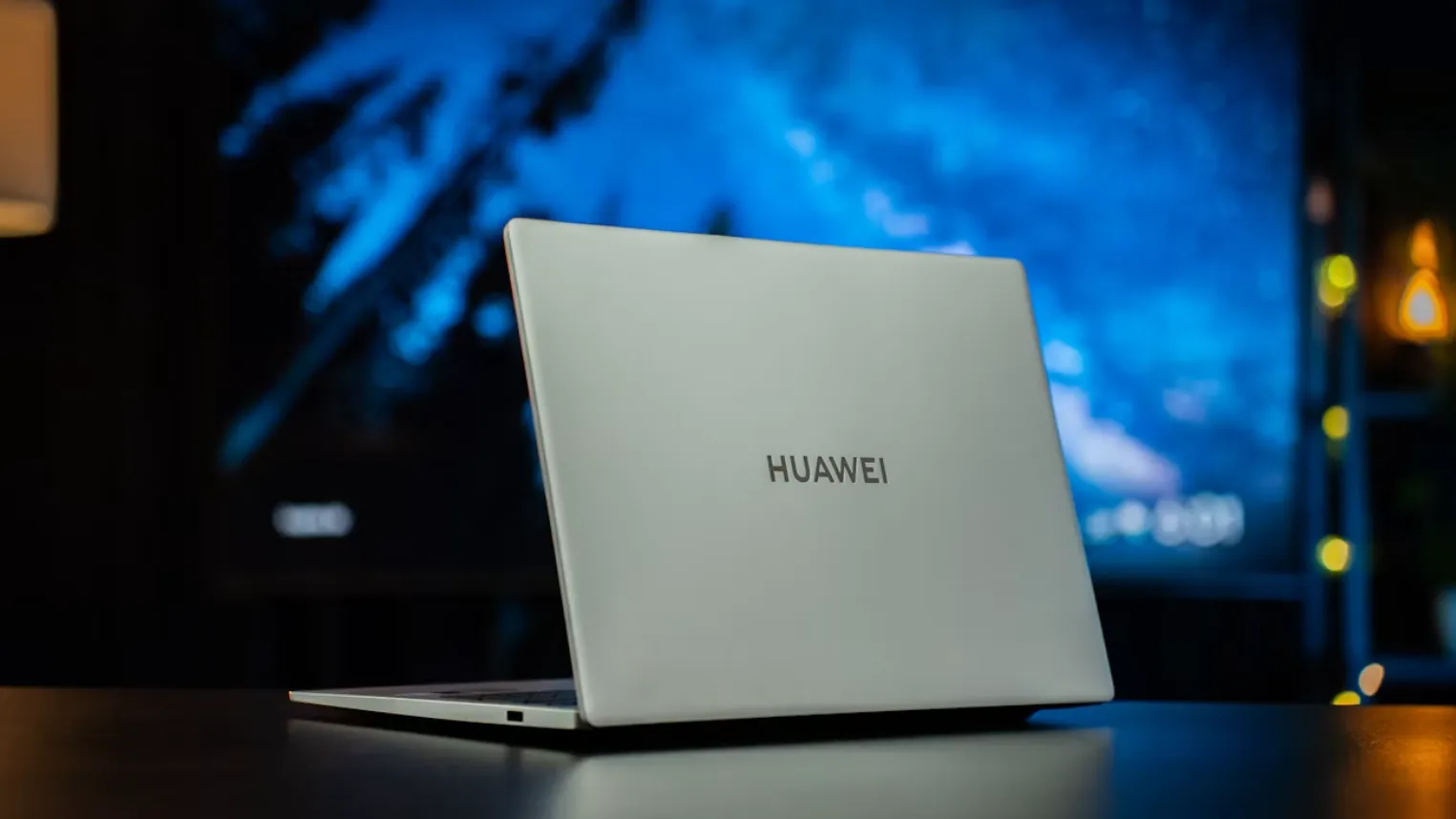 cara mengatasi Layar Matebook Bergaris dengan membawa ke service centre