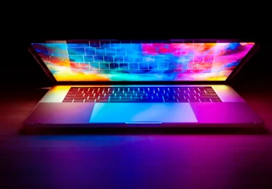 Beginilah Penyebab Layar Laptop Flickering dan Berbayang