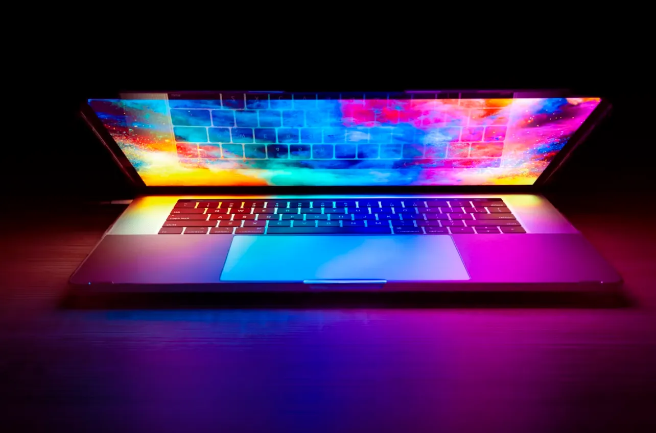 Beginilah Penyebab Layar Laptop Flickering dan Berbayang