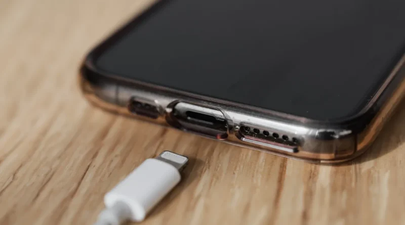 Bahaya Menggunakan Charger HP Palsu yang Wajib Diwaspadai